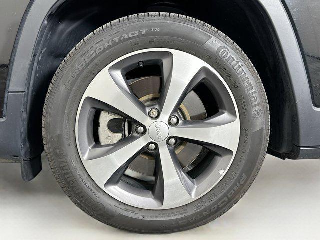 used 2021 Jeep Cherokee car, priced at $13,997