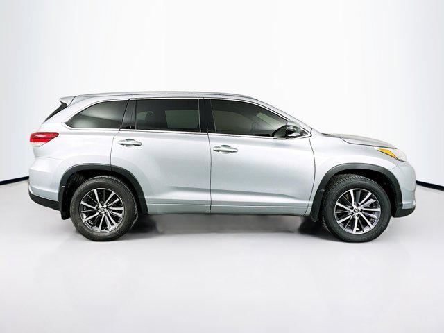 used 2018 Toyota Highlander car, priced at $21,899