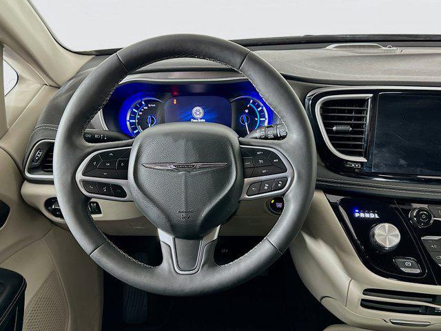 used 2022 Chrysler Pacifica Hybrid car, priced at $25,589