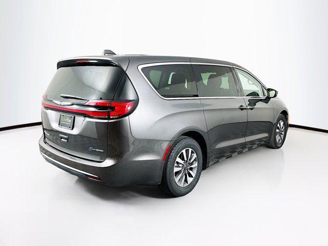 used 2022 Chrysler Pacifica Hybrid car, priced at $25,589