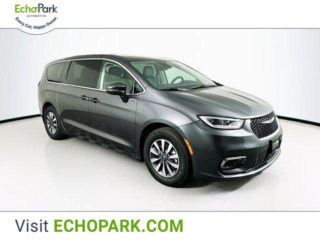 used 2022 Chrysler Pacifica Hybrid car, priced at $25,589