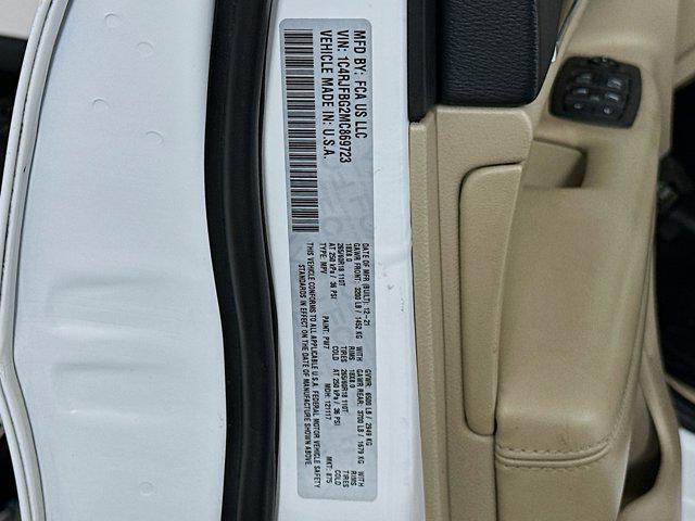 used 2021 Jeep Grand Cherokee car, priced at $25,997