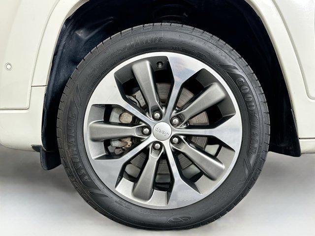 used 2019 Jeep Cherokee car, priced at $18,599