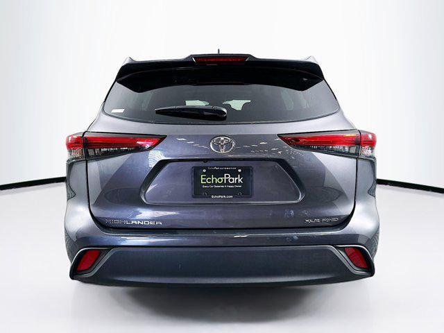 used 2022 Toyota Highlander car, priced at $33,697
