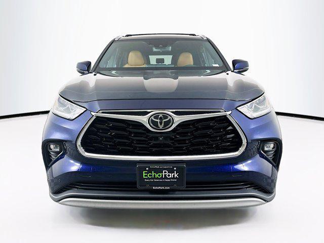 used 2020 Toyota Highlander car, priced at $33,597