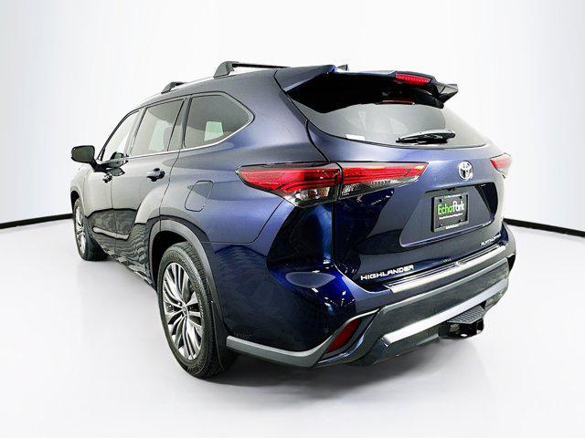 used 2020 Toyota Highlander car, priced at $33,597