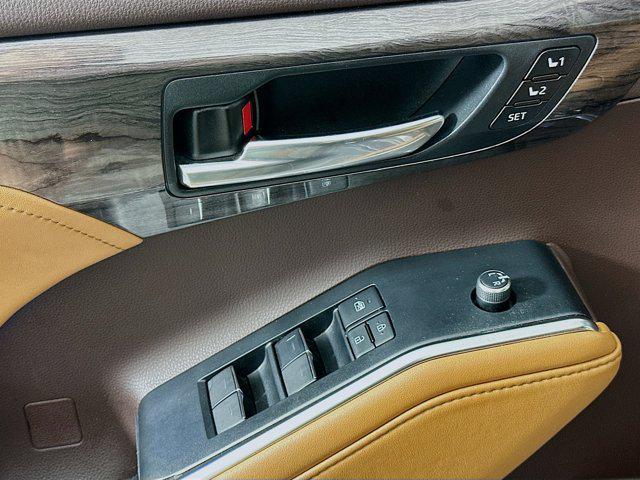 used 2020 Toyota Highlander car, priced at $33,597