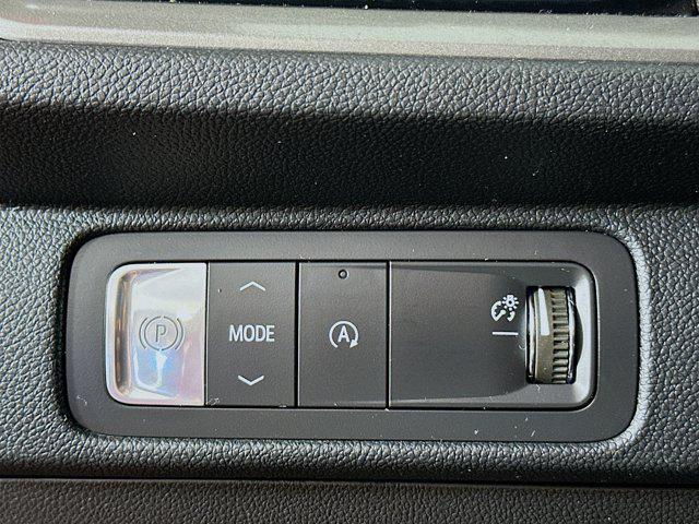 used 2024 Chevrolet Traverse car, priced at $34,697