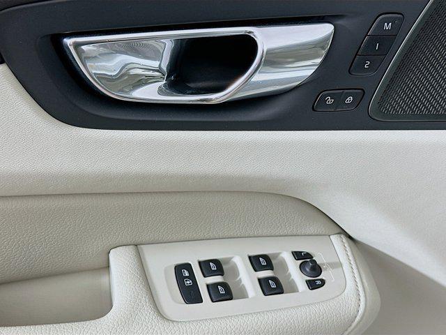 used 2020 Volvo XC60 car, priced at $26,297