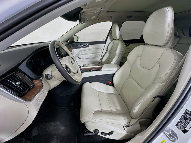 used 2020 Volvo XC60 car, priced at $26,297