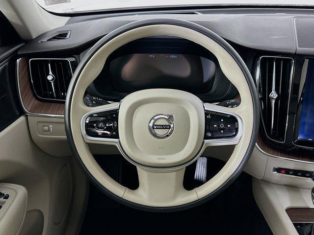 used 2020 Volvo XC60 car, priced at $26,297
