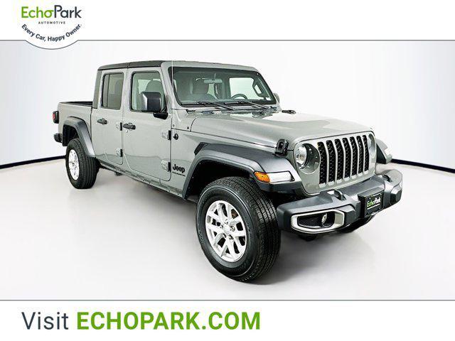 used 2023 Jeep Gladiator car, priced at $28,379