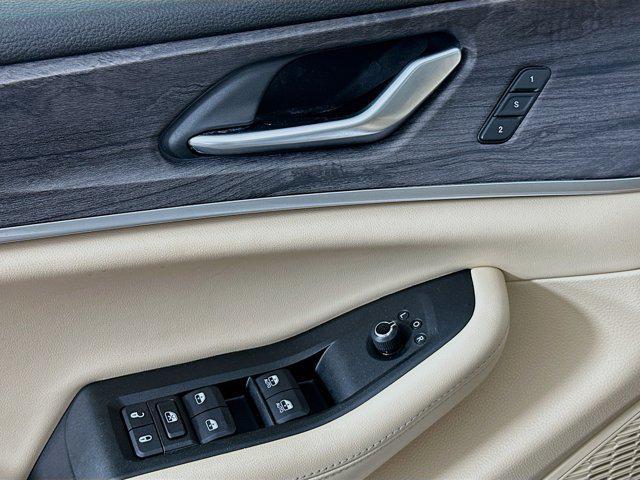 used 2024 Jeep Grand Cherokee car, priced at $30,996