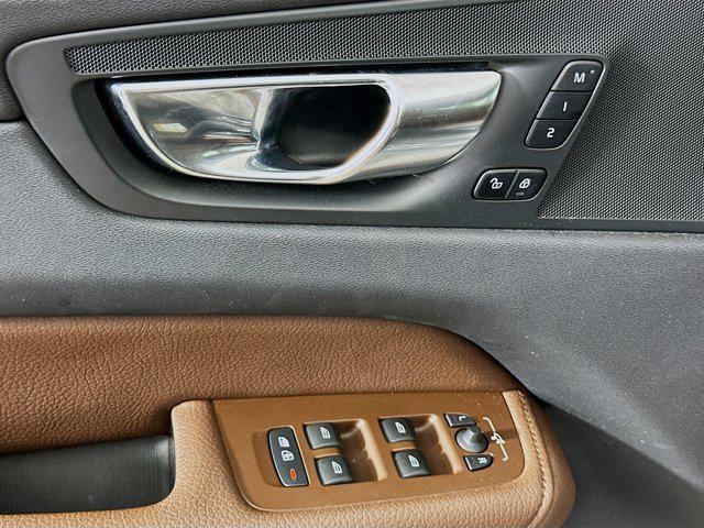 used 2022 Volvo XC60 car, priced at $30,397