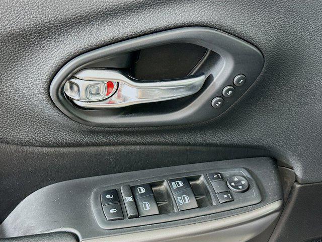 used 2019 Jeep Cherokee car, priced at $15,247