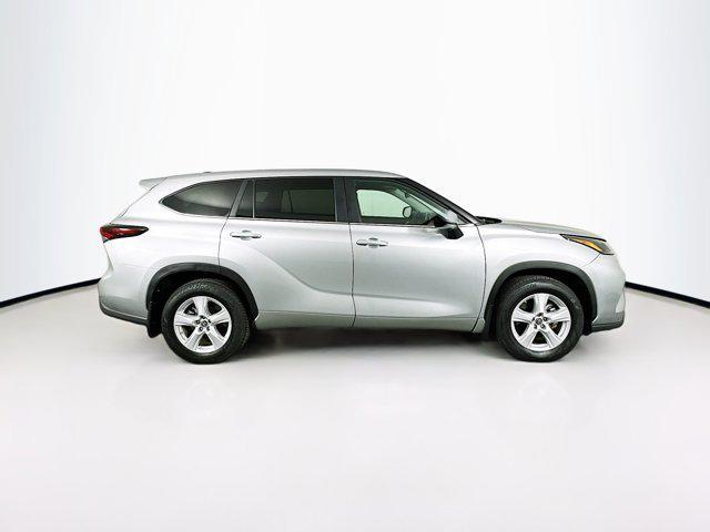 used 2024 Toyota Highlander car, priced at $34,389