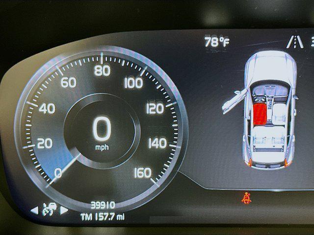 used 2022 Volvo XC40 car, priced at $27,197