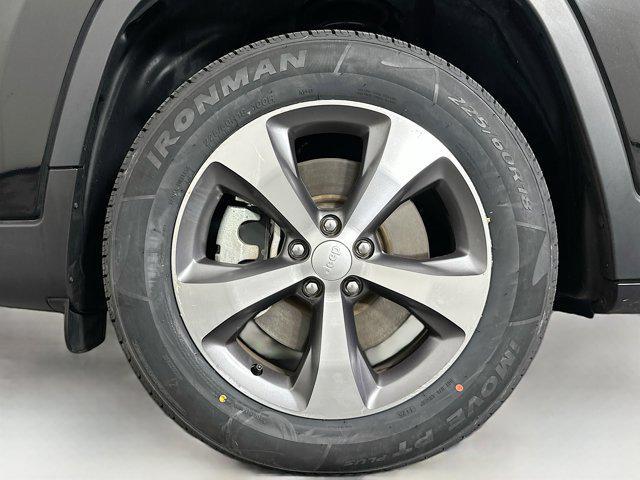 used 2022 Jeep Cherokee car, priced at $23,996