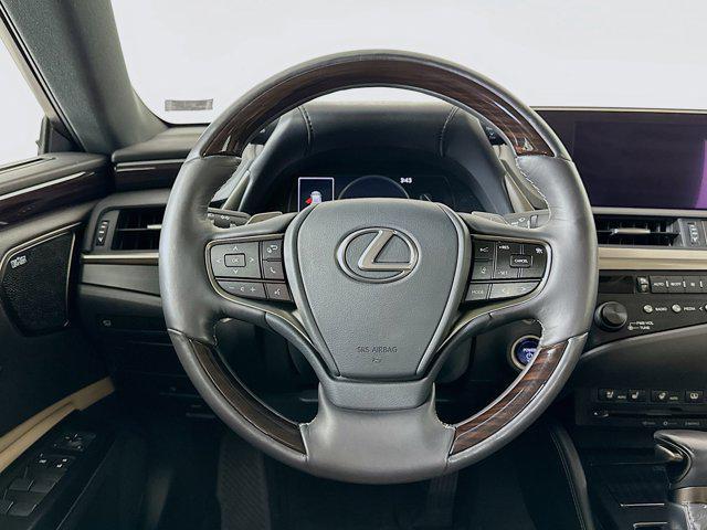 used 2019 Lexus ES 300h car, priced at $27,499