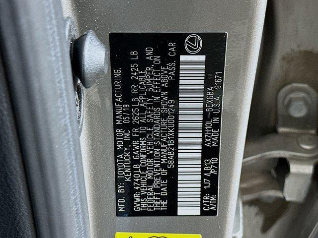 used 2019 Lexus ES 300h car, priced at $27,499