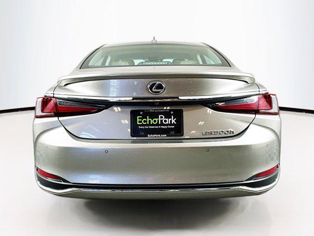 used 2019 Lexus ES 300h car, priced at $27,499
