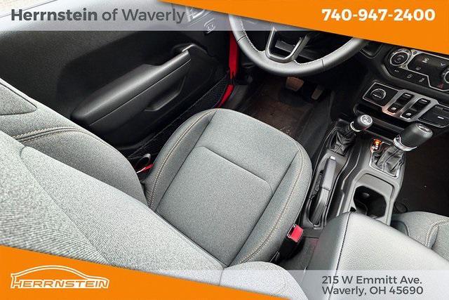 new 2025 Jeep Wrangler car, priced at $40,855