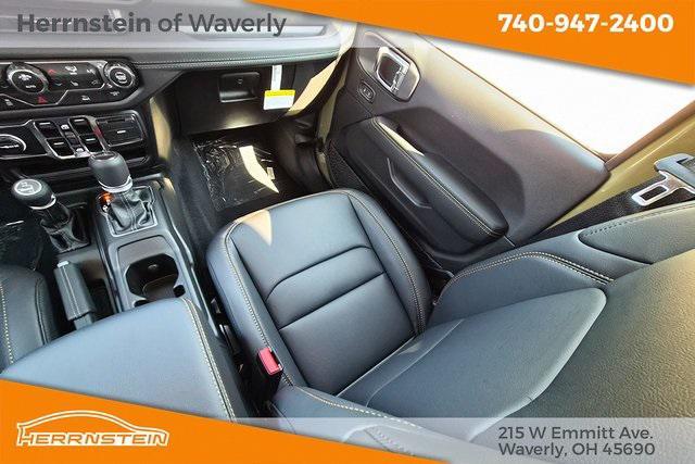 new 2025 Jeep Gladiator car, priced at $46,225