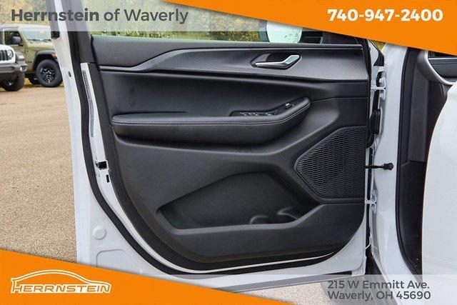 new 2025 Jeep Grand Cherokee car, priced at $43,923