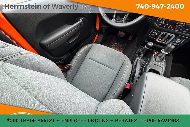 new 2025 Jeep Wrangler car, priced at $41,085
