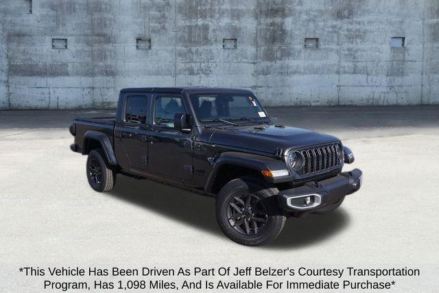 new 2024 Jeep Gladiator car, priced at $39,785