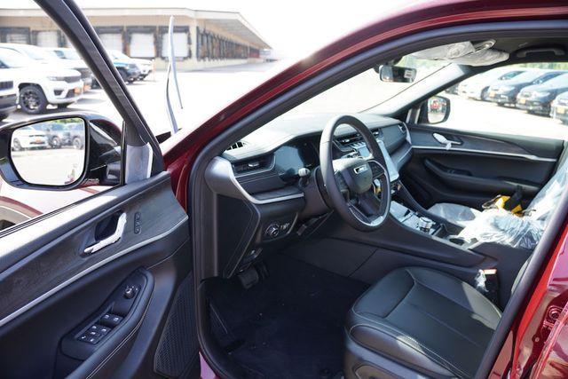 new 2025 Jeep Grand Cherokee car, priced at $44,308