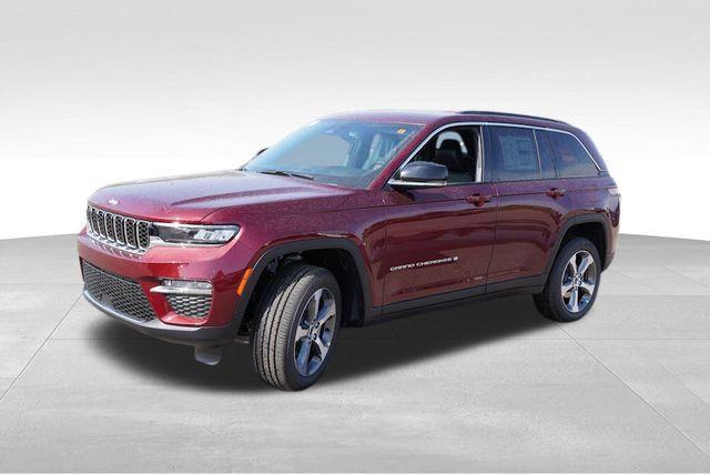 new 2025 Jeep Grand Cherokee car, priced at $44,500