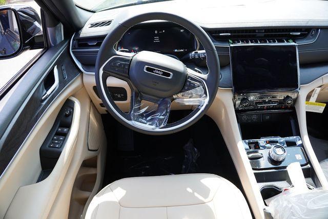 new 2025 Jeep Grand Cherokee car, priced at $39,444