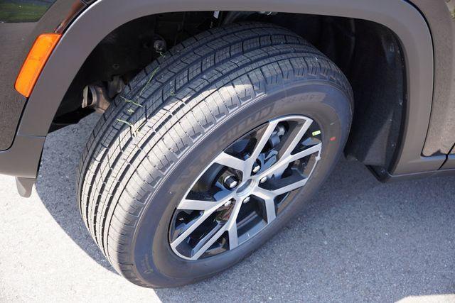 new 2025 Jeep Grand Cherokee car, priced at $39,444