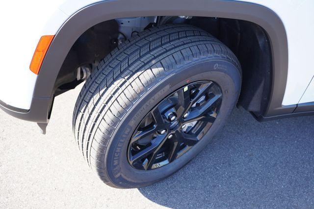 new 2025 Jeep Grand Cherokee L car, priced at $42,520
