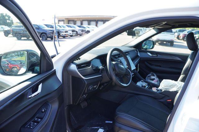 new 2025 Jeep Grand Cherokee L car, priced at $42,520