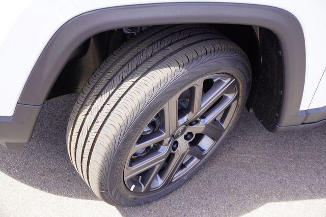 new 2025 Jeep Compass car, priced at $30,086