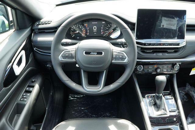 new 2025 Jeep Compass car, priced at $30,086