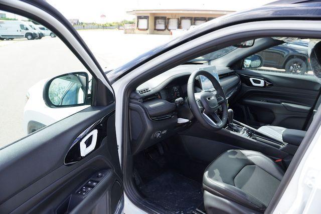 new 2025 Jeep Compass car, priced at $30,086