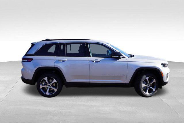 new 2025 Jeep Grand Cherokee car, priced at $42,665