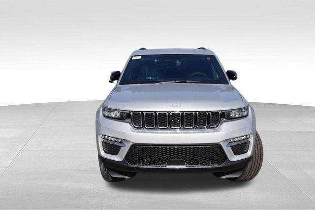 new 2025 Jeep Grand Cherokee car, priced at $42,665