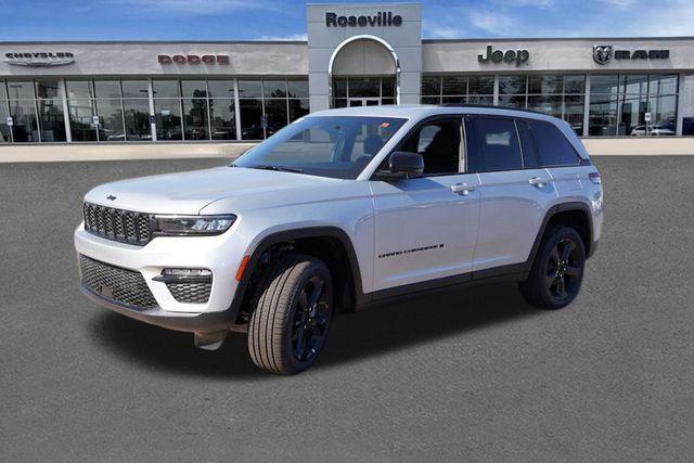 new 2025 Jeep Grand Cherokee car, priced at $45,708