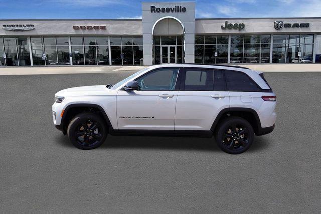 new 2025 Jeep Grand Cherokee car, priced at $45,395
