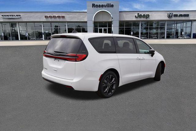 new 2026 Chrysler Pacifica car, priced at $40,913