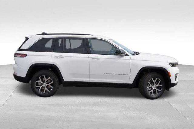 new 2025 Jeep Grand Cherokee car, priced at $39,880