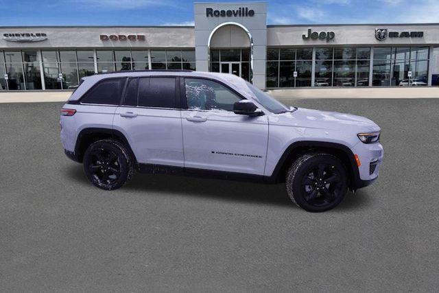 new 2025 Jeep Grand Cherokee car, priced at $49,554