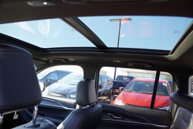 new 2025 Jeep Grand Cherokee car, priced at $50,586