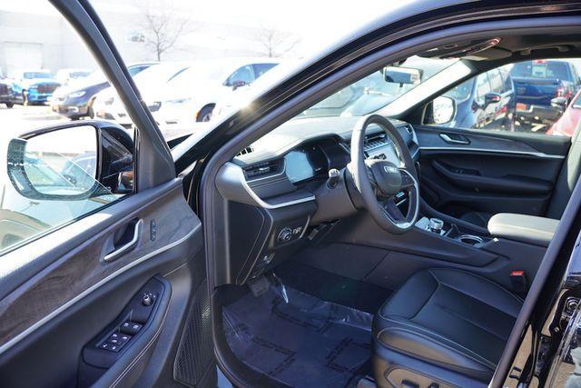 new 2025 Jeep Grand Cherokee car, priced at $50,586