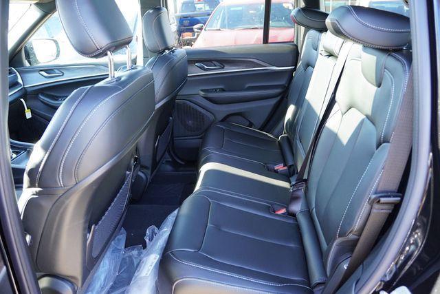 new 2025 Jeep Grand Cherokee car, priced at $50,586