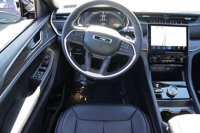 new 2025 Jeep Grand Cherokee car, priced at $50,586